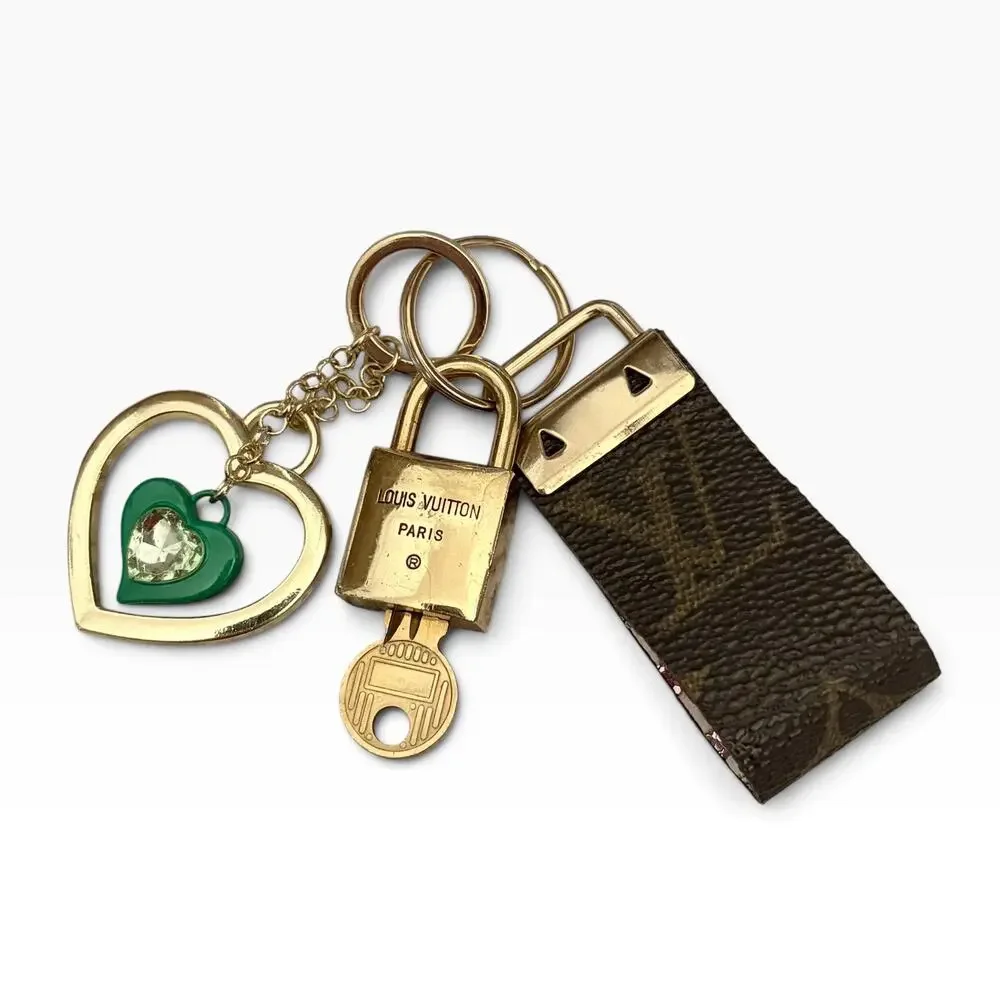 Louis Vuitton Lock & Key #201 w/a Green Heart Charm Loop Keychain